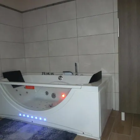 Maison Elizondoa - Chambres, Restaurant Et Masparraute