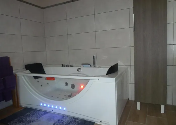 Maison Elizondoa - Chambres, Restaurant Et Masparraute