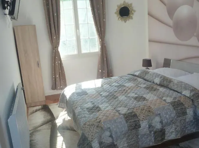 Maison Elizondoa - Chambres, Restaurant Et 4* Masparraute