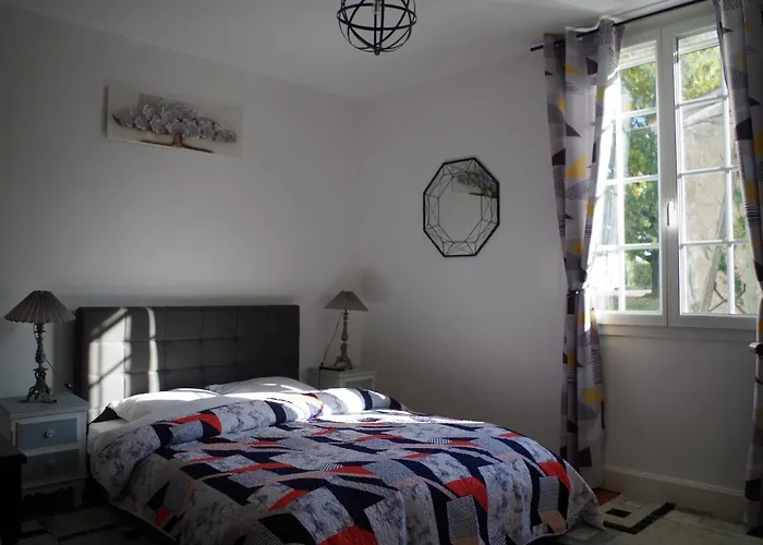 Maison Elizondoa - Chambres, Restaurant Et 4* Masparraute